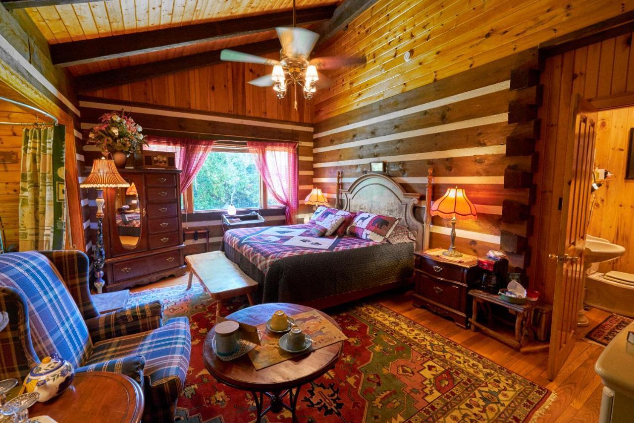 Creekwalk Inn Bed And Breakfast With Cabins Cosby Dış mekan fotoğraf