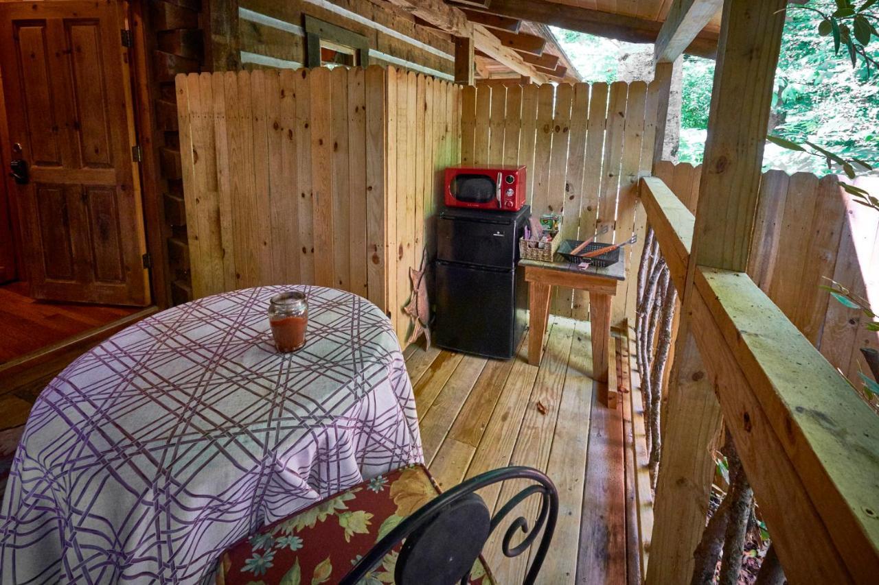 Creekwalk Inn Bed And Breakfast With Cabins Cosby Dış mekan fotoğraf