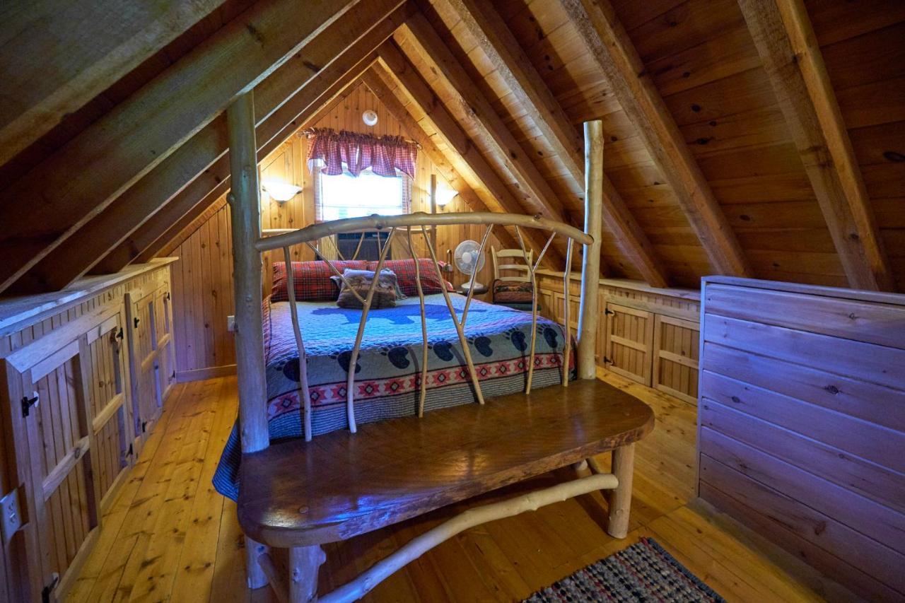 Creekwalk Inn Bed And Breakfast With Cabins Cosby Dış mekan fotoğraf