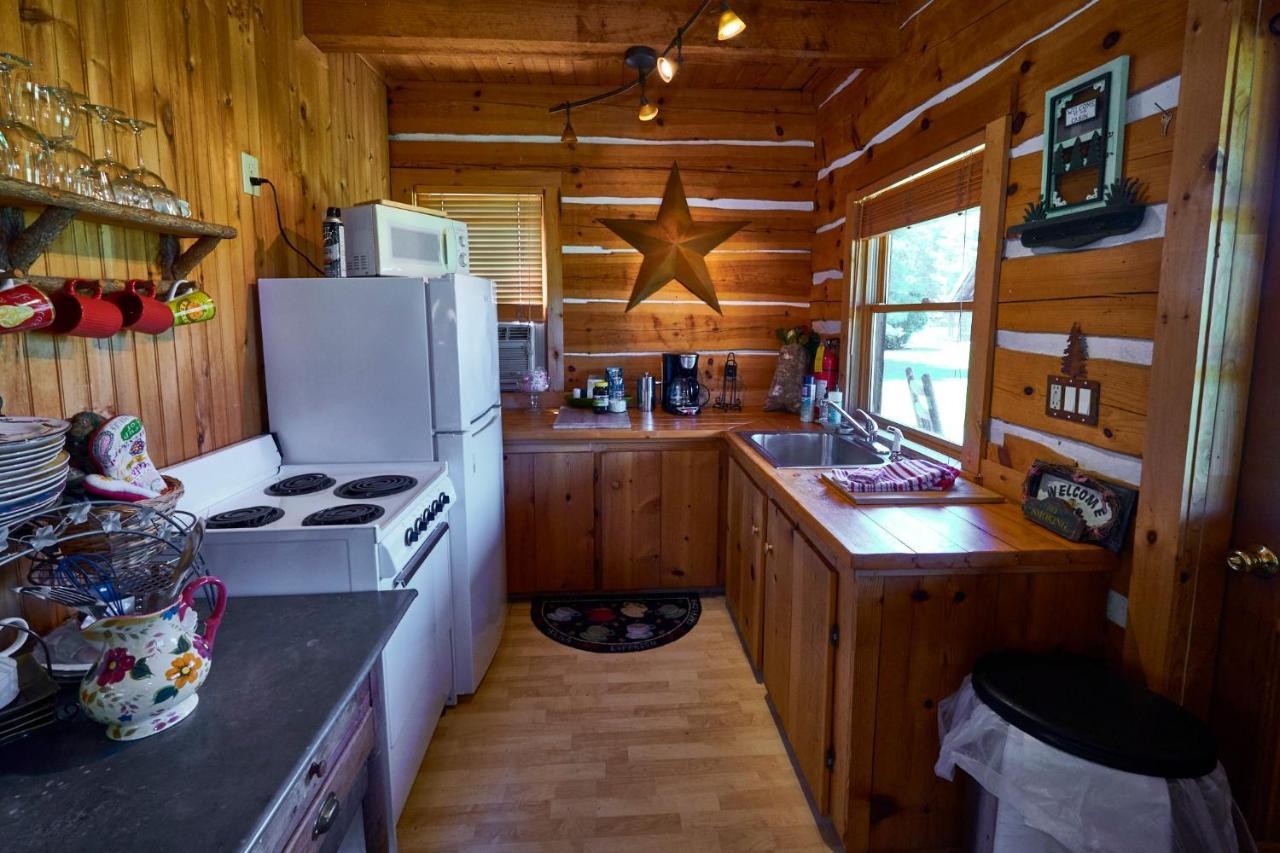 Creekwalk Inn Bed And Breakfast With Cabins Cosby Dış mekan fotoğraf