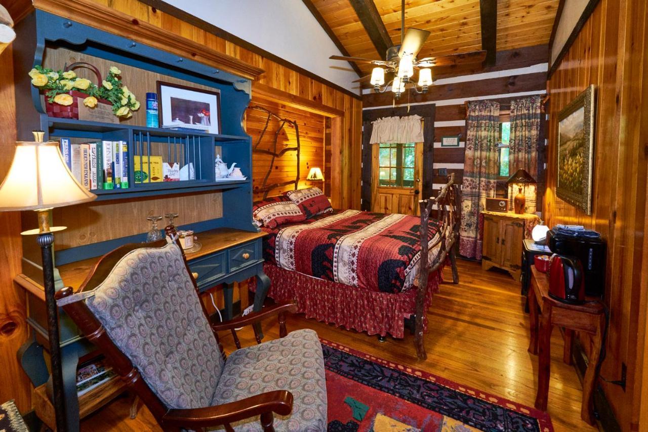 Creekwalk Inn Bed And Breakfast With Cabins Cosby Dış mekan fotoğraf