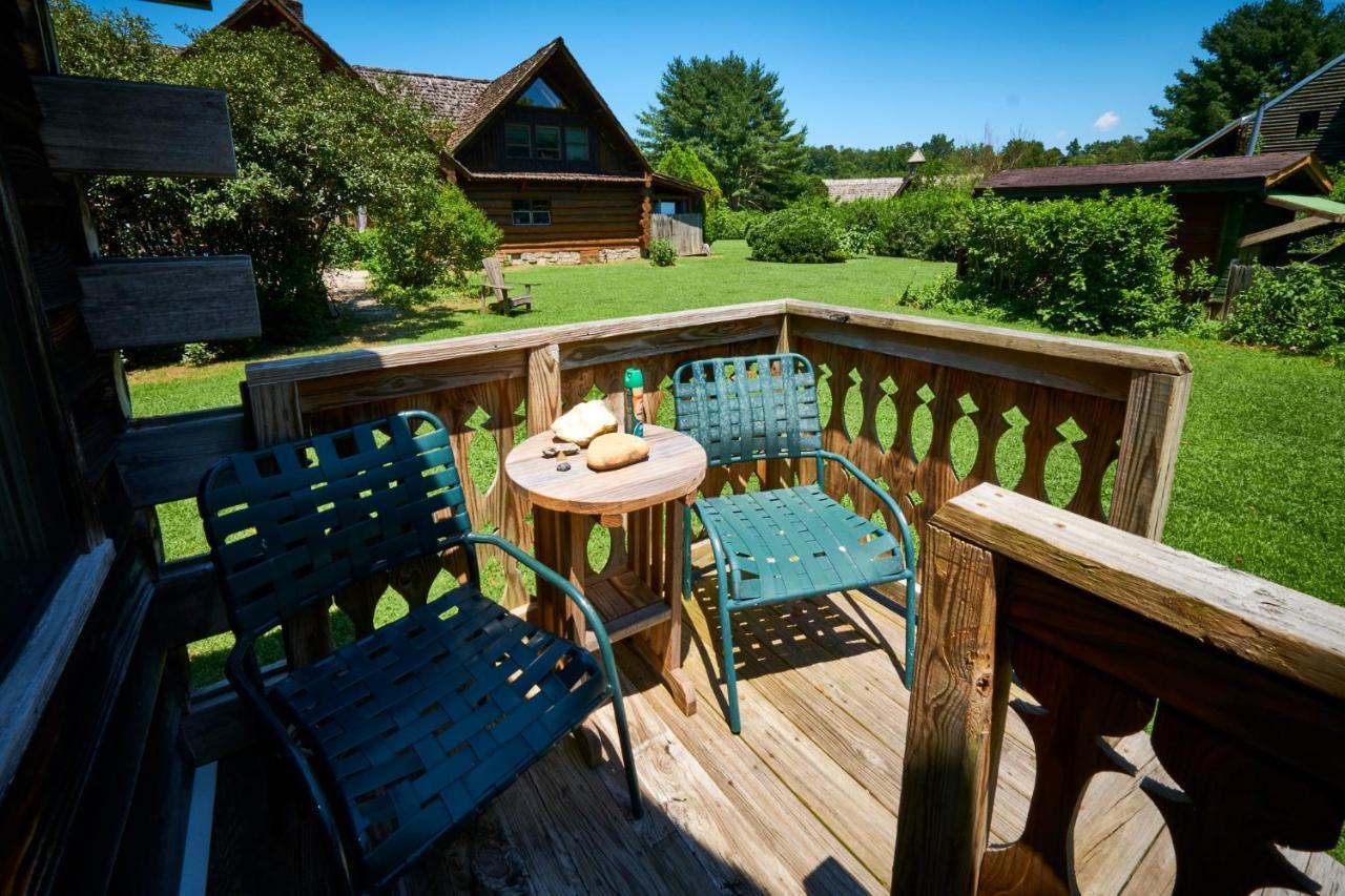 Creekwalk Inn Bed And Breakfast With Cabins Cosby Dış mekan fotoğraf
