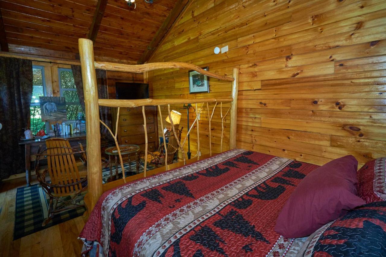 Creekwalk Inn Bed And Breakfast With Cabins Cosby Dış mekan fotoğraf