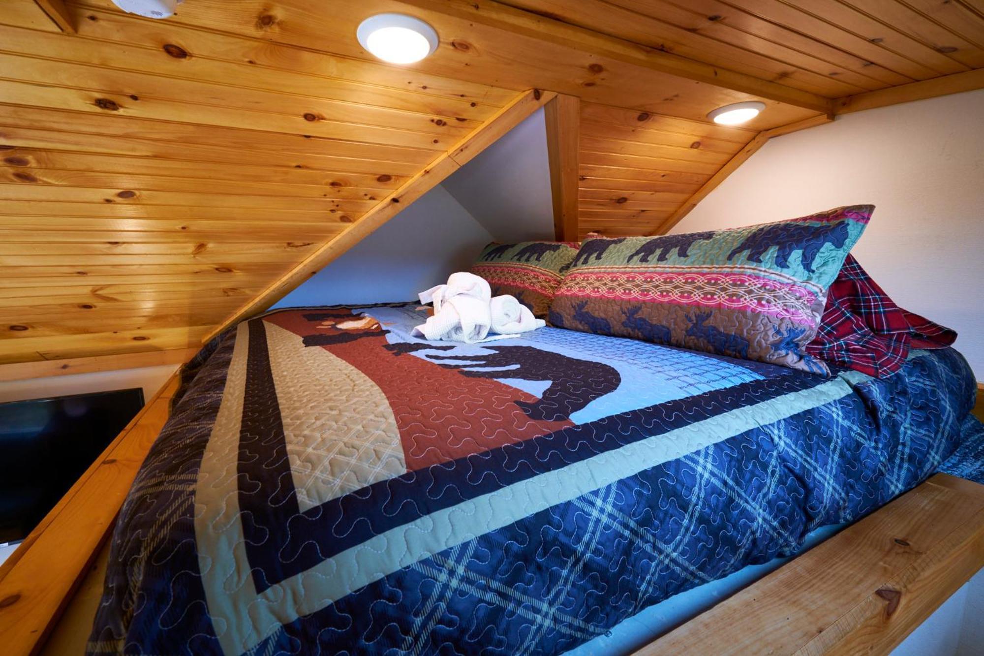 Creekwalk Inn Bed And Breakfast With Cabins Cosby Dış mekan fotoğraf
