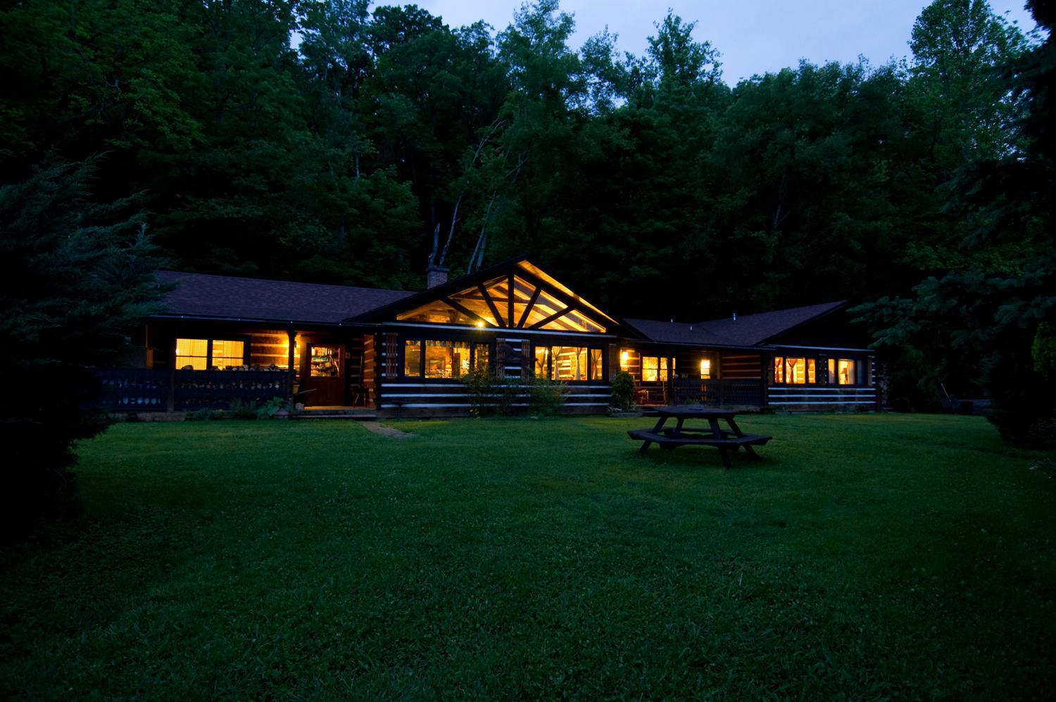Creekwalk Inn Bed And Breakfast With Cabins Cosby Dış mekan fotoğraf