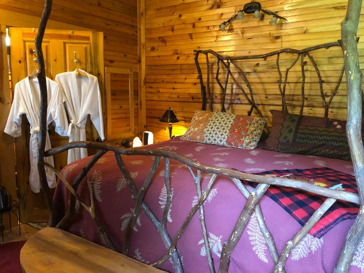Creekwalk Inn Bed And Breakfast With Cabins Cosby Dış mekan fotoğraf